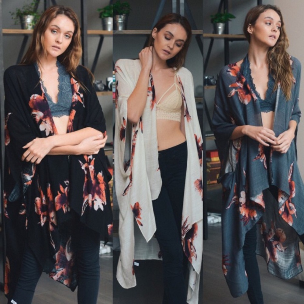 🌹1 left. Gray Kimono - Picture 3 of 3